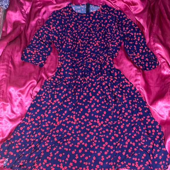 Forever 21 Dresses & Skirts - Forever 21 Flower Dress ❤️